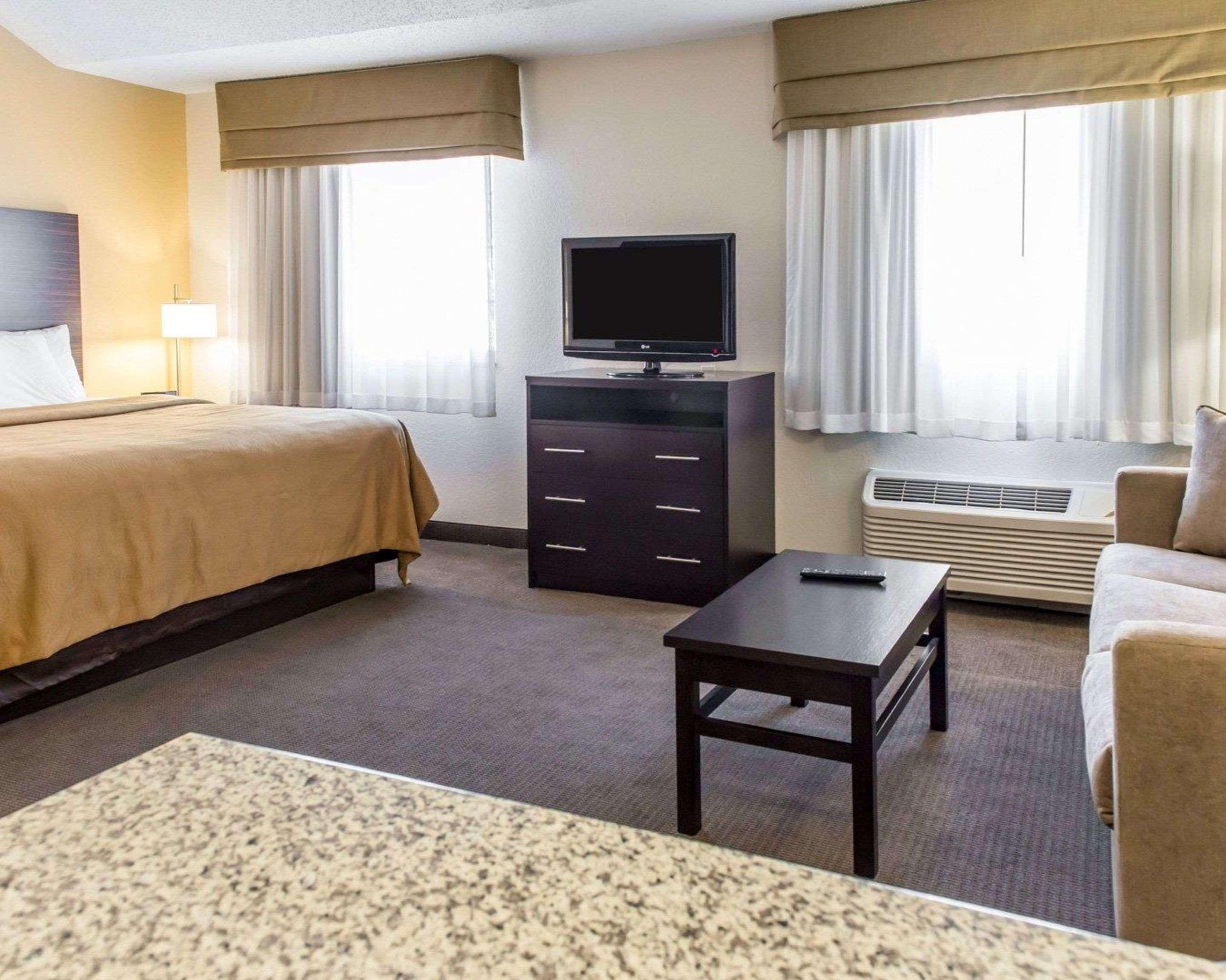 Mainstay Suites Pittsburgh Airport Robinson Township  Exterior photo