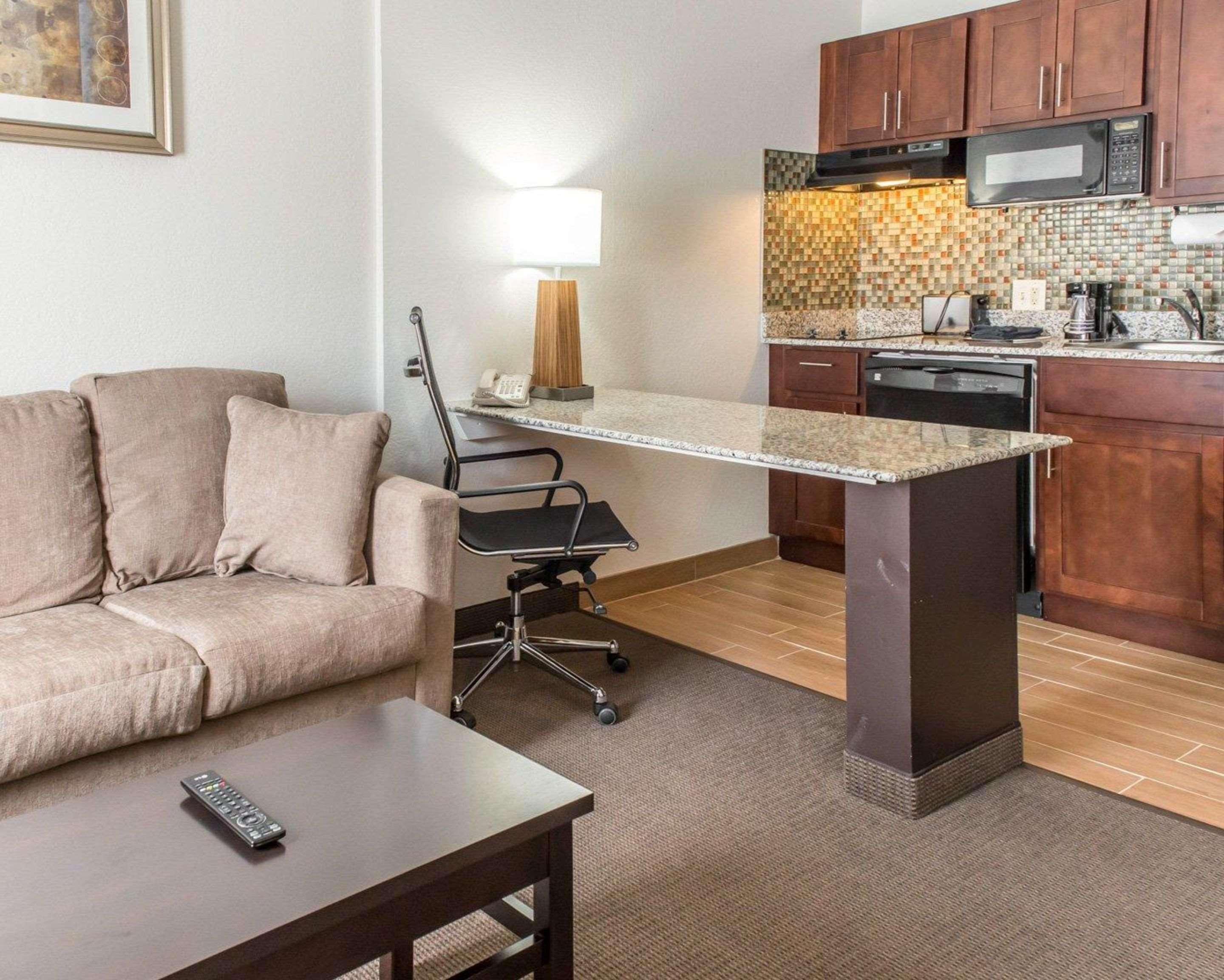 Mainstay Suites Pittsburgh Airport Robinson Township  Exterior photo