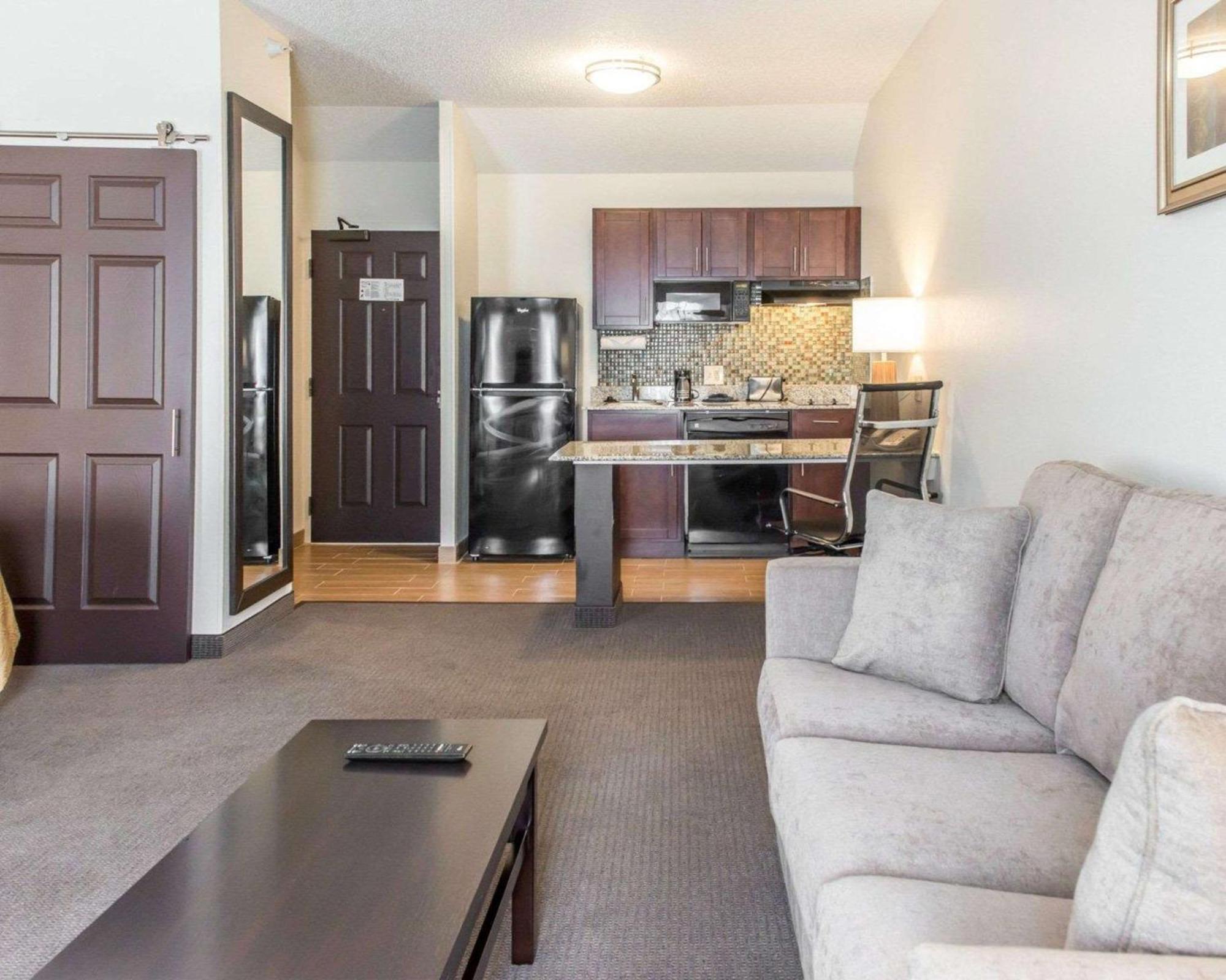Mainstay Suites Pittsburgh Airport Robinson Township  Exterior photo
