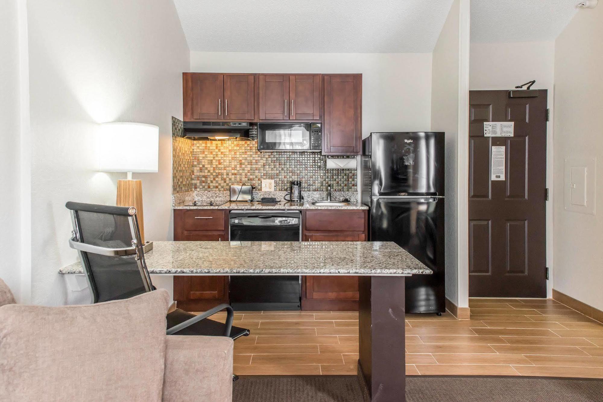Mainstay Suites Pittsburgh Airport Robinson Township  Exterior photo