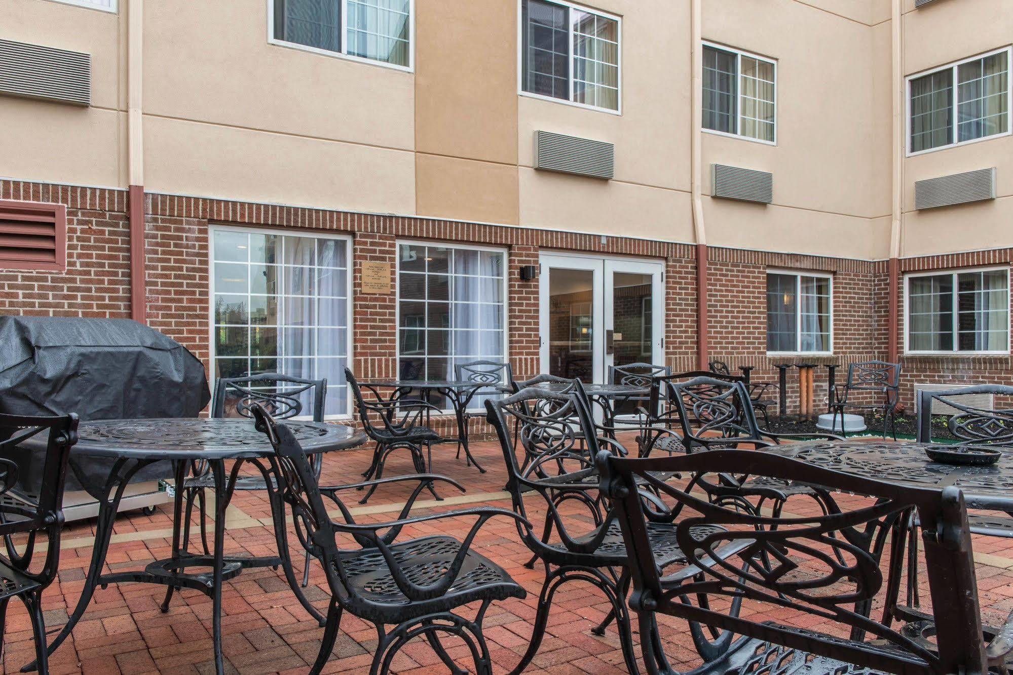Mainstay Suites Pittsburgh Airport Robinson Township  Exterior photo